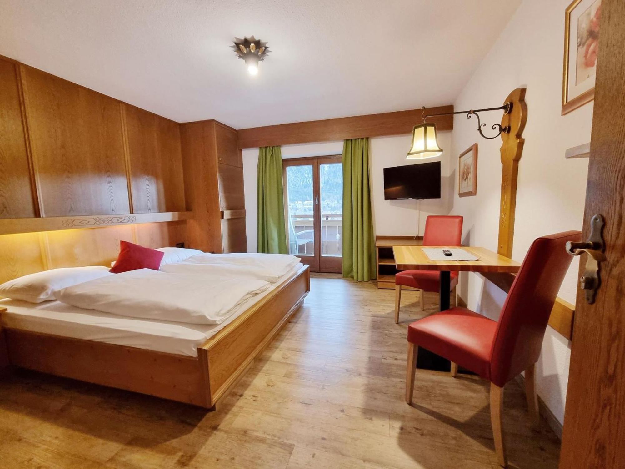 Ferienhaus Goldenes Landl ミッテンヴァルト エクステリア 写真